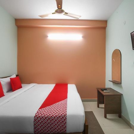 Oyo Modern Guest House Ченнаи Экстерьер фото