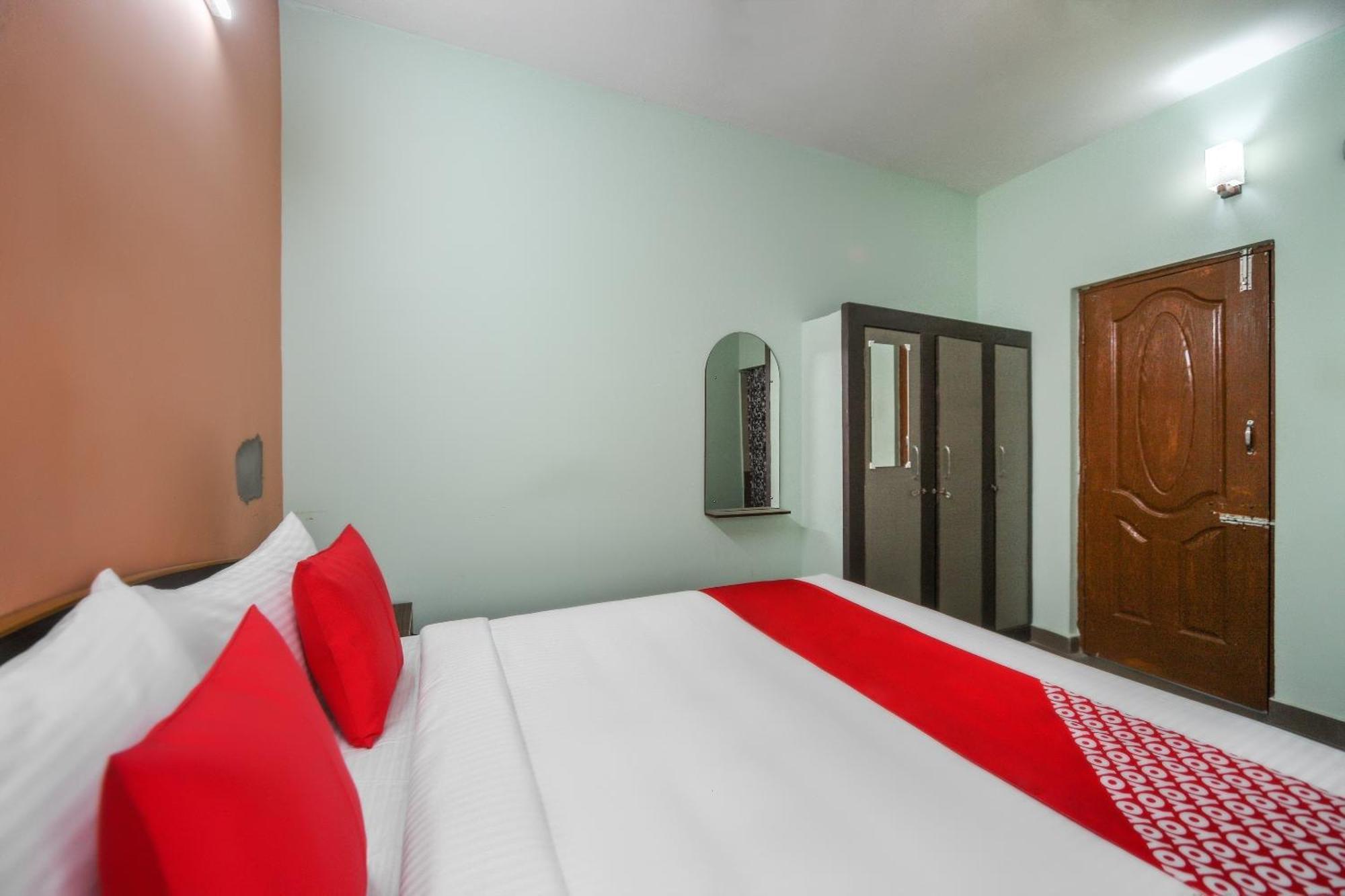 Oyo Modern Guest House Ченнаи Экстерьер фото