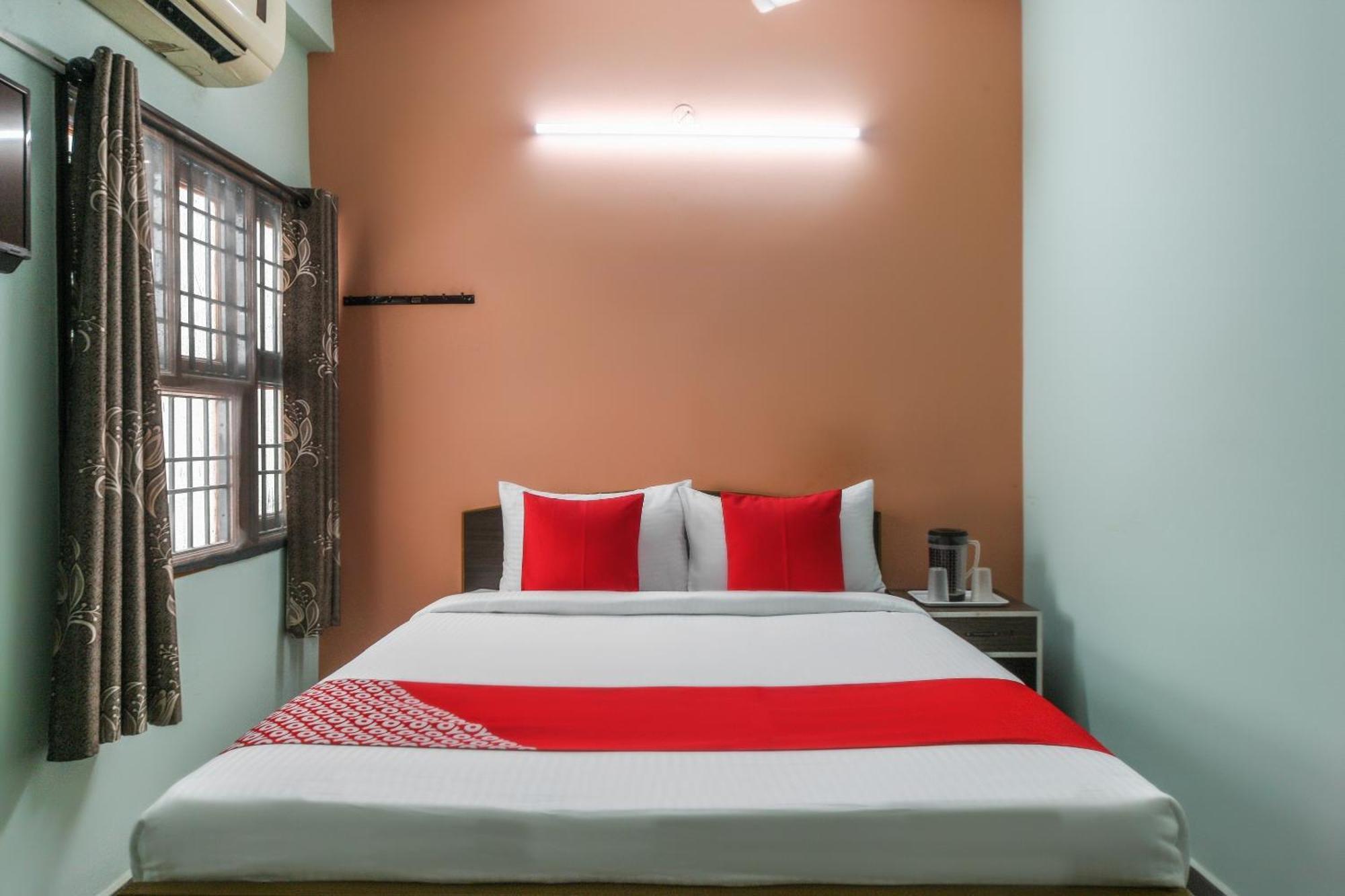 Oyo Modern Guest House Ченнаи Экстерьер фото