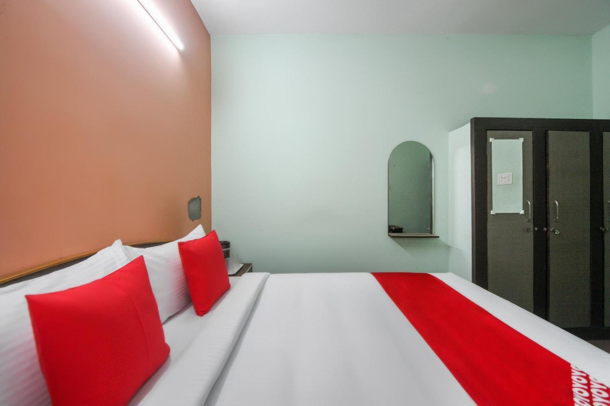 Oyo Modern Guest House Ченнаи Экстерьер фото