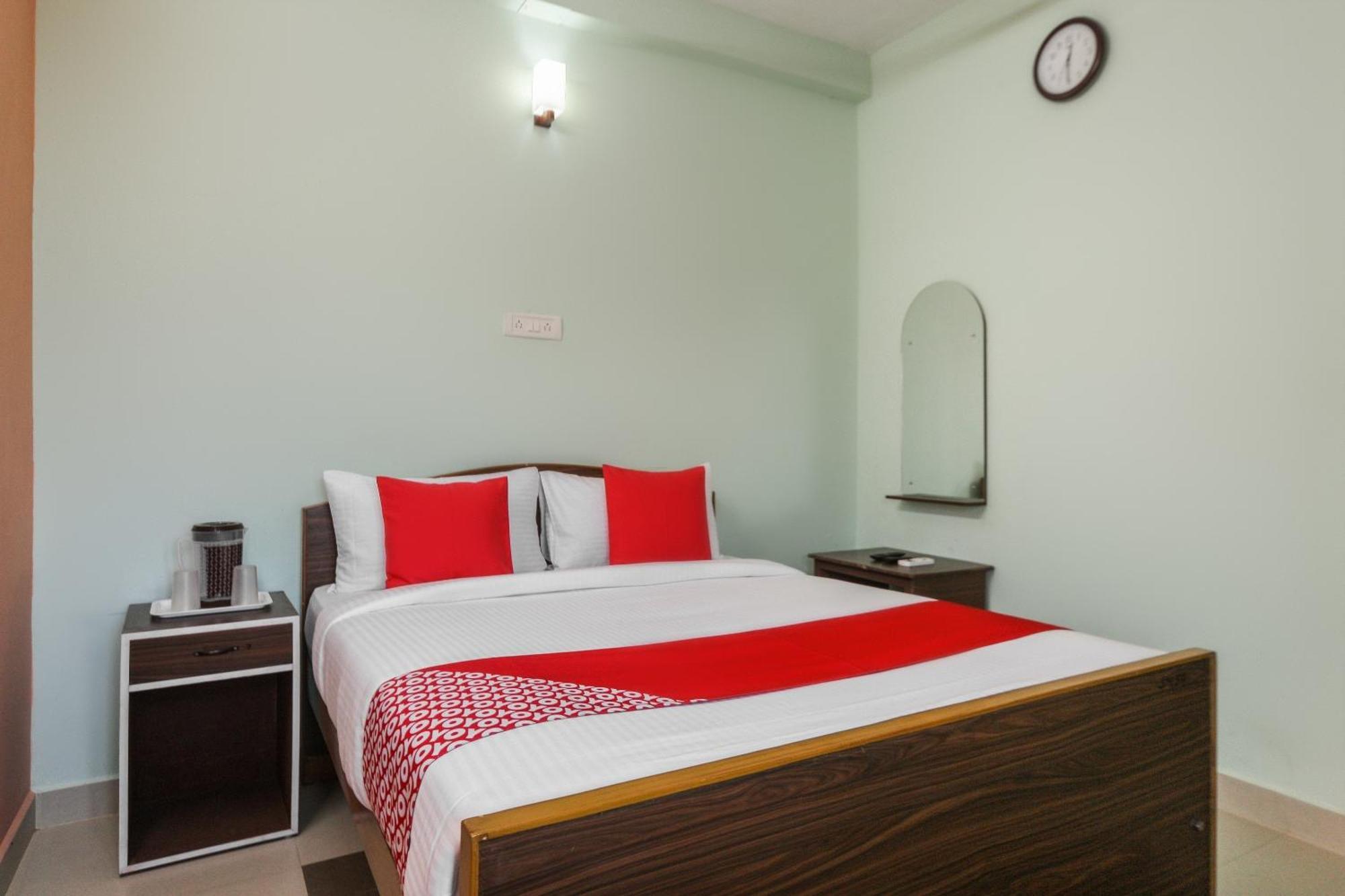 Oyo Modern Guest House Ченнаи Экстерьер фото