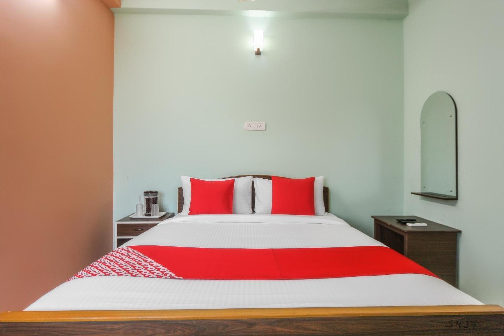 Oyo Modern Guest House Ченнаи Экстерьер фото