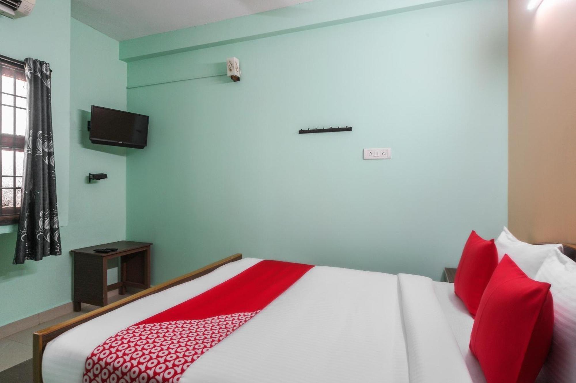 Oyo Modern Guest House Ченнаи Экстерьер фото