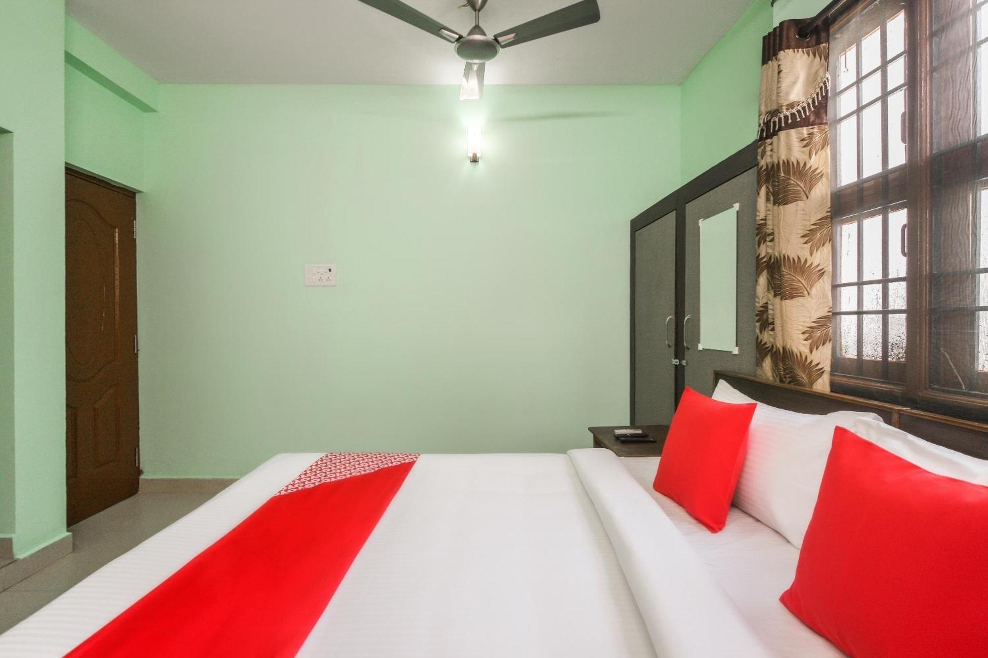 Oyo Modern Guest House Ченнаи Экстерьер фото