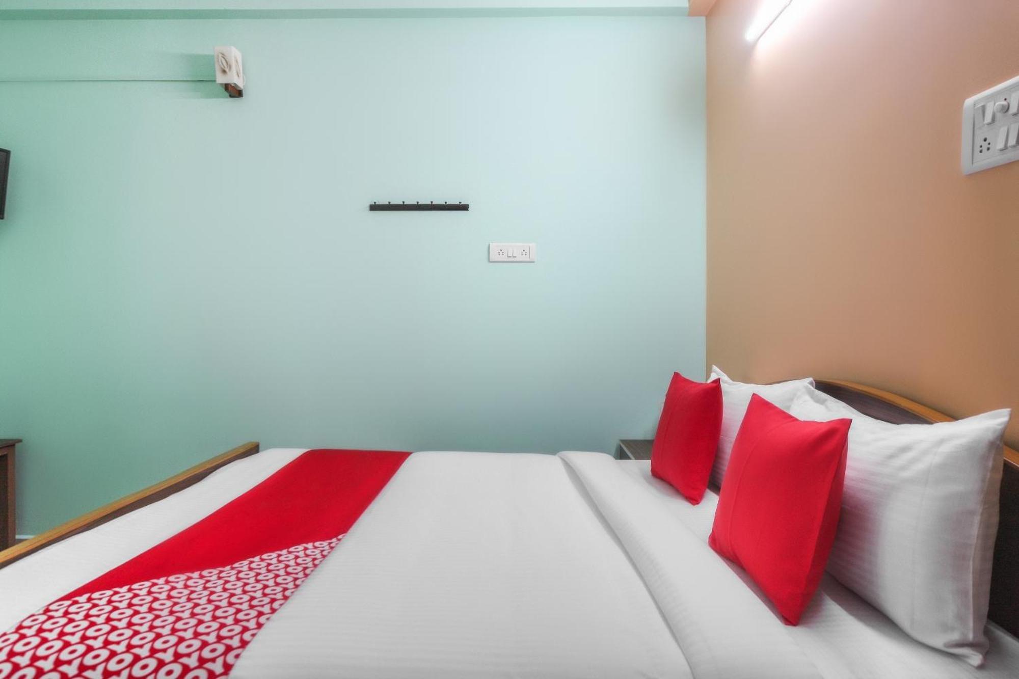 Oyo Modern Guest House Ченнаи Экстерьер фото