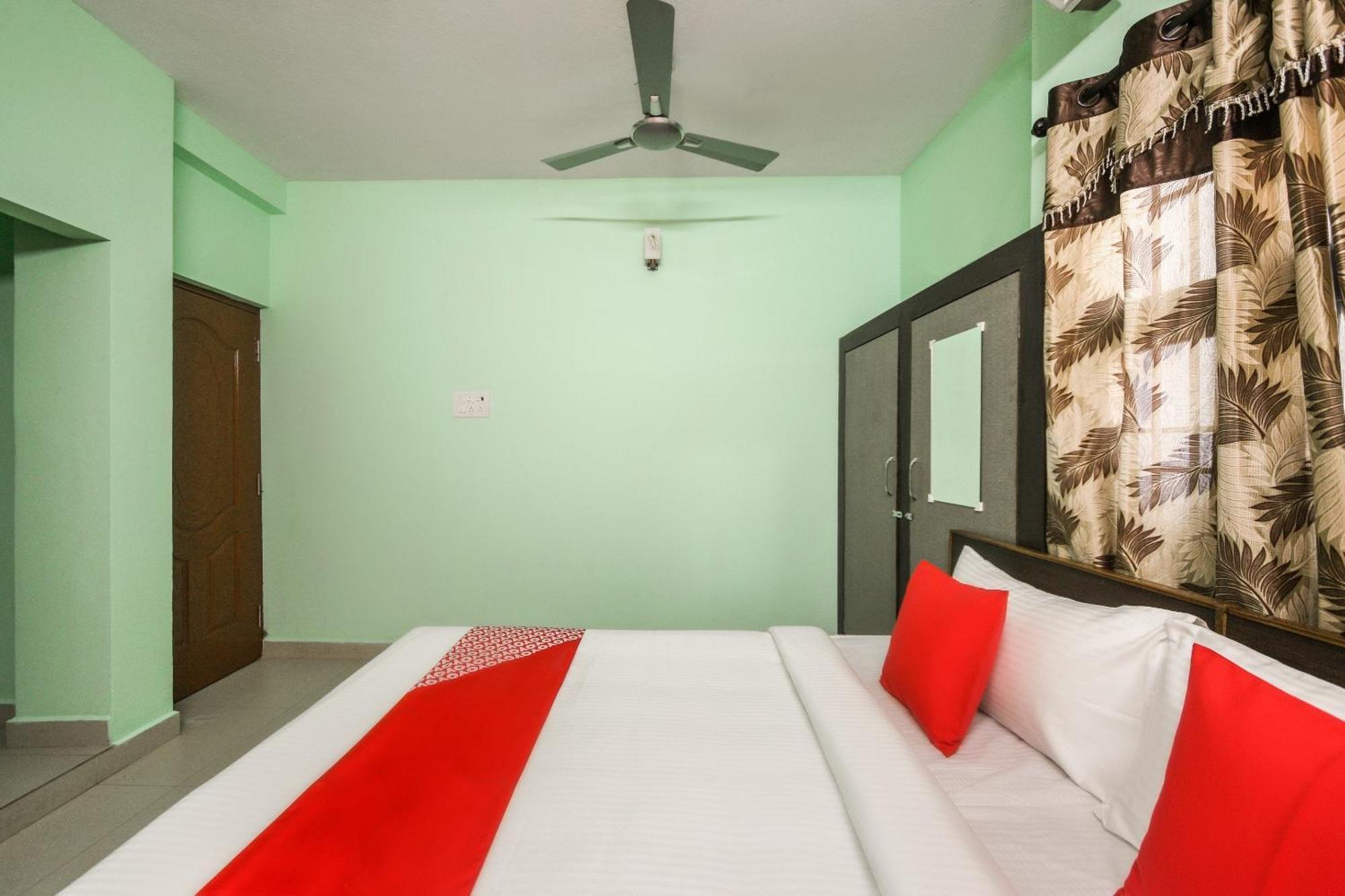 Oyo Modern Guest House Ченнаи Экстерьер фото