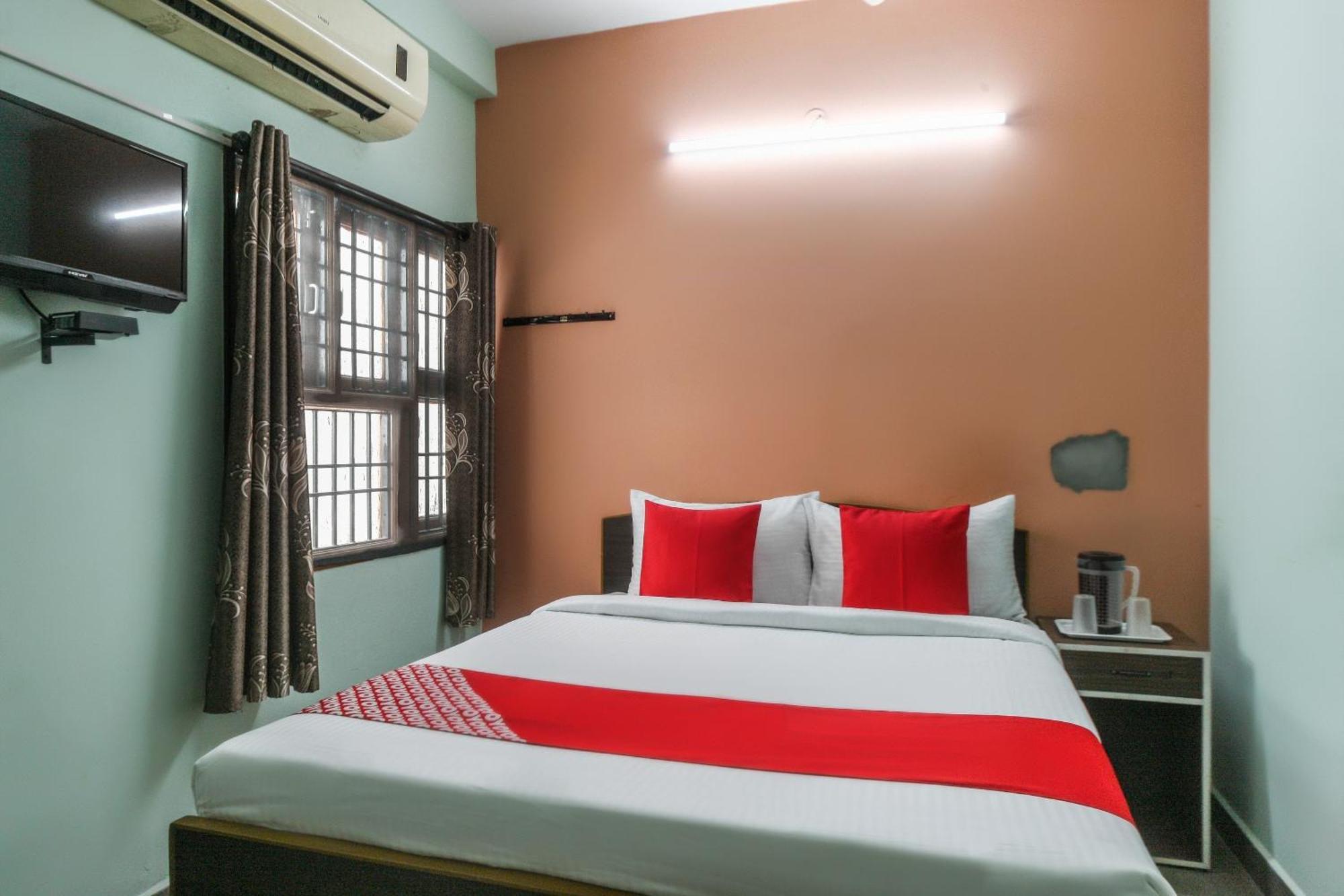 Oyo Modern Guest House Ченнаи Экстерьер фото